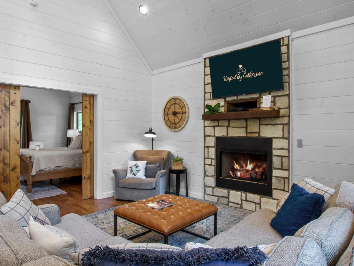 Stunning Luxury Cabin W Hot Tub And Fire Pit Holy Shiplap Is Perfect Romantic Couples Getaway Broken Bow Ngoại thất bức ảnh