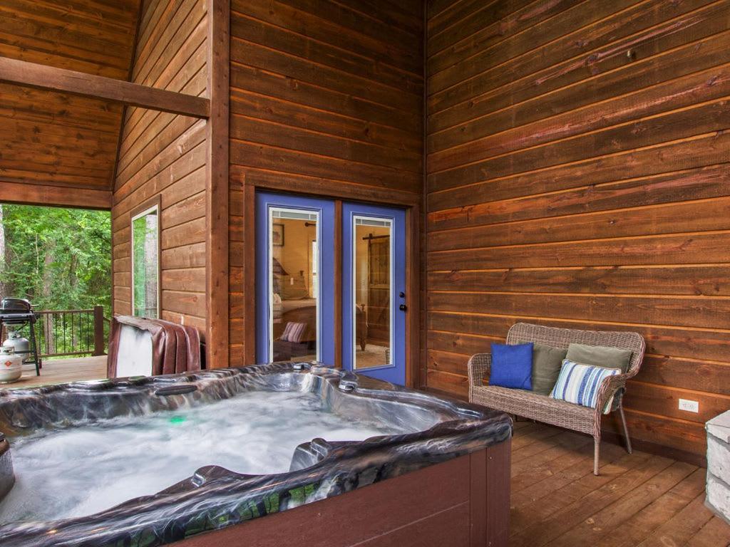 Stunning Luxury Cabin W Hot Tub And Fire Pit Holy Shiplap Is Perfect Romantic Couples Getaway Broken Bow Ngoại thất bức ảnh