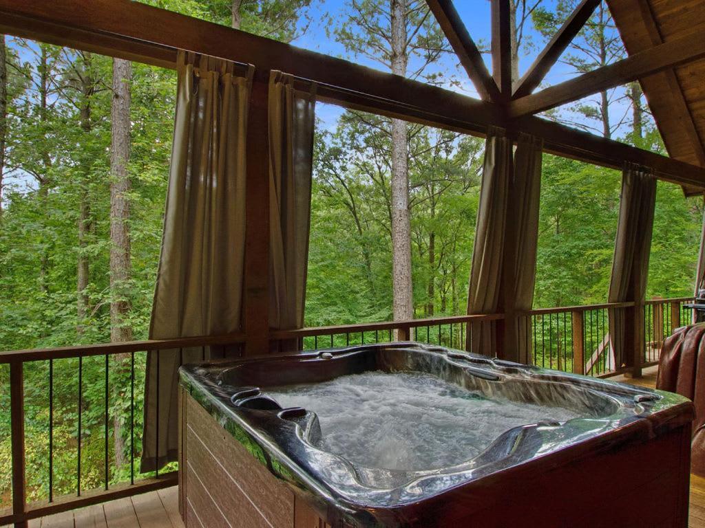 Stunning Luxury Cabin W Hot Tub And Fire Pit Holy Shiplap Is Perfect Romantic Couples Getaway Broken Bow Ngoại thất bức ảnh
